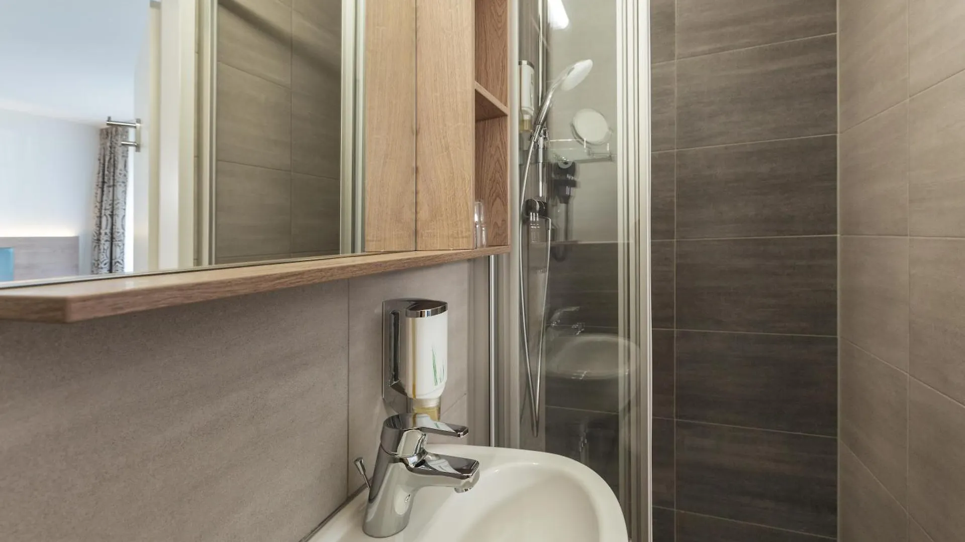 Garner Hotel Hamburg Nord By Ihg